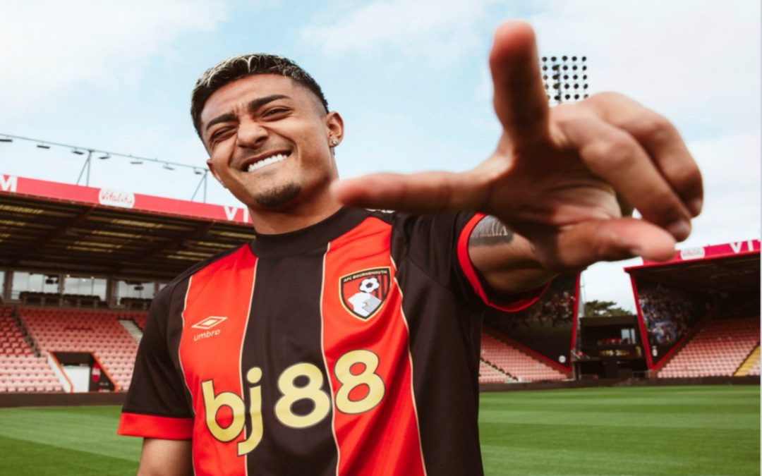 Traspasa Barcelona a Julián Araujo al Bornemouth