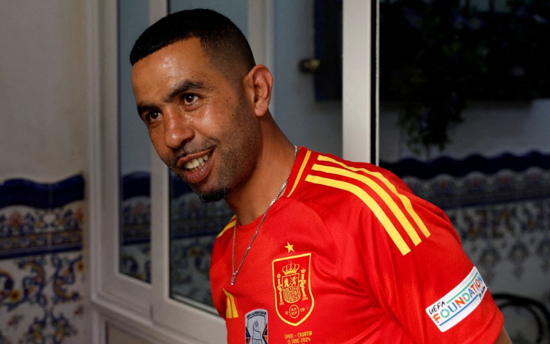 El padre de Lamine Yamal recibe el alta médica y abandona el hospital