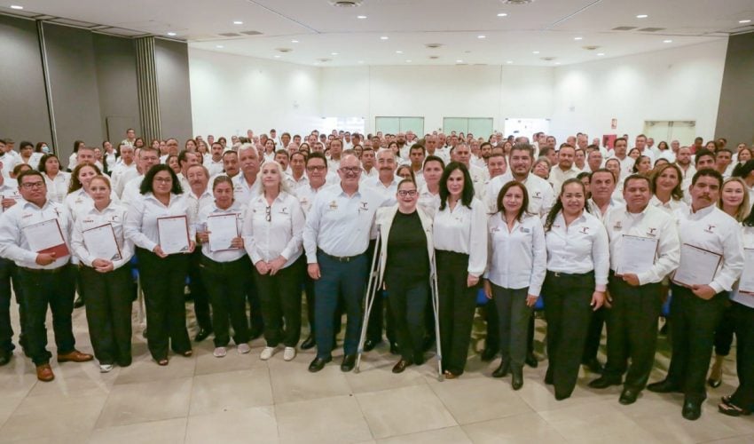 Reciben docentes del COBAT nombramientos de homologación y renivelación