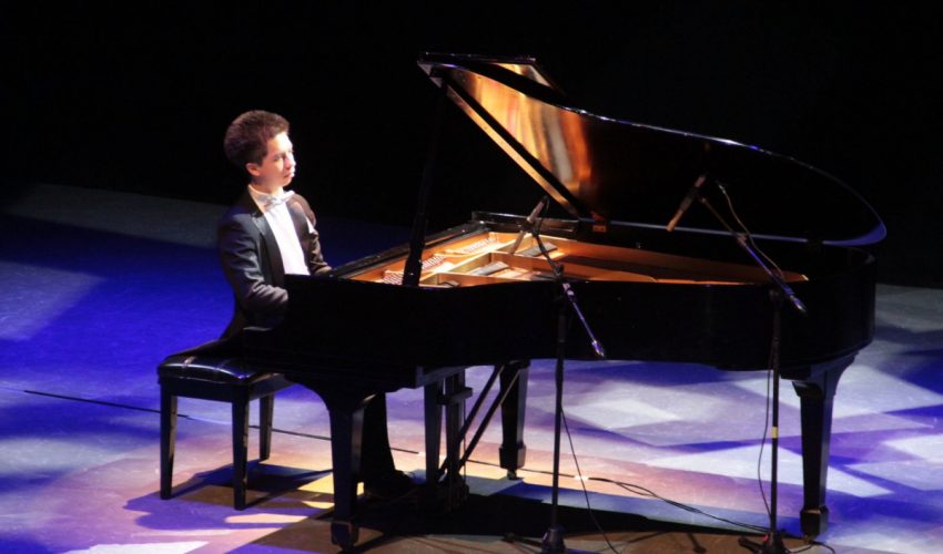 Mateo Hurtado deslumbró en Ciudad Victoria en el marco del XXII Festival Internacional en la Costa del Seno Mexicano