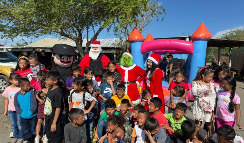 Menores de El Mezquital tienen convivencia navideña con la Guardia Estatal