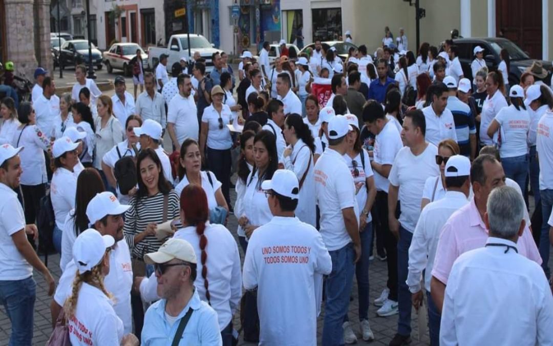 Burócratas y magisterio frenan actividades en Nayarit por falta de pagos