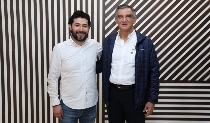 Continúa Américo Villarreal gira por la Ribereña y atiende a paisanos repatriados