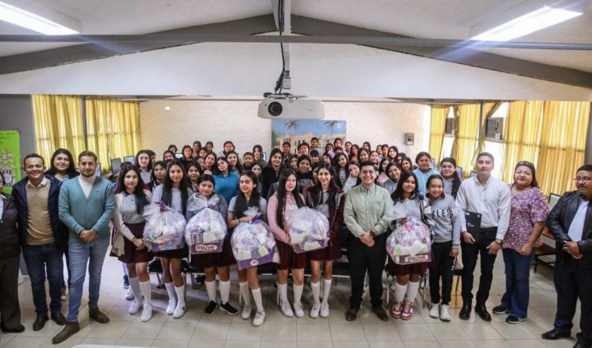 Impulsa Injuve Tamaulipas entrega de productos de higiene femenina en escuelas públicas