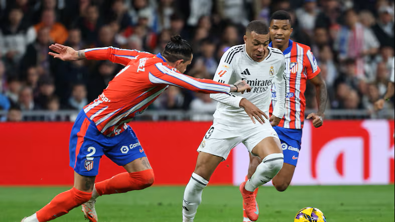Real Madrid y Atlético Madrid empataron en el clásico y Barcelona festeja