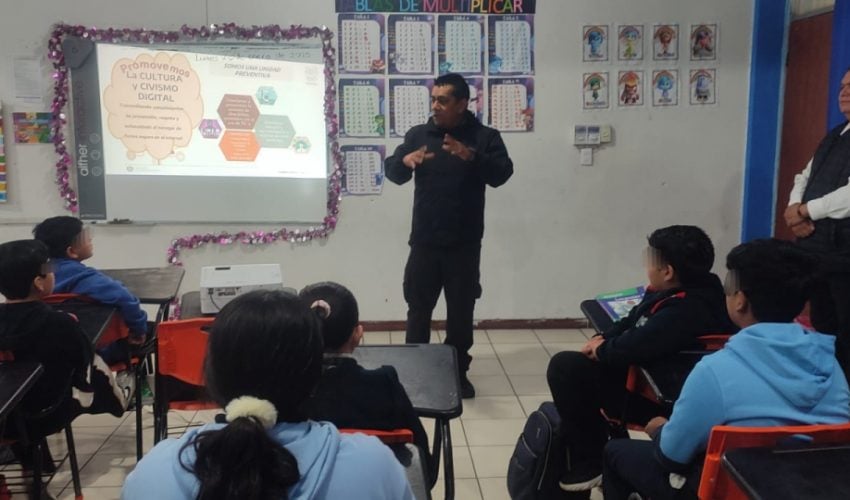 Reciben estudiantes de primaria plática preventiva sobre delitos cibernéticos