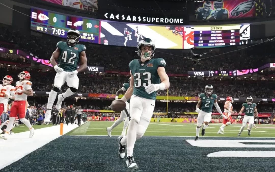 Eagles aplastan a Chiefs, y evitan el tricampeonato