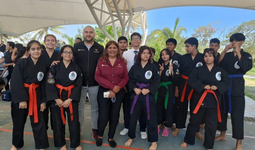 Participan jóvenes en torneo de arte marcial en Centro de Bienestar de Ciudad Madero